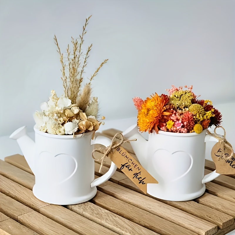 Candle Making Vessels - じょうろの形のシリコン型とハート型のキャンドルホルダーの2点セット。じょうろの作成に適しています。