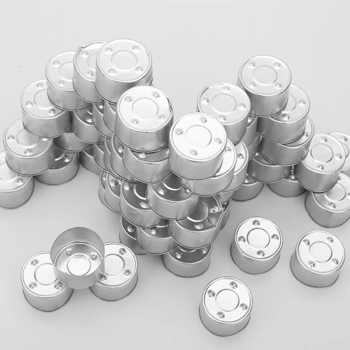50-100 個ラウンドアルミティーライトホルダー軽量金属錫 - Candle Making Vessels のレビューと価格